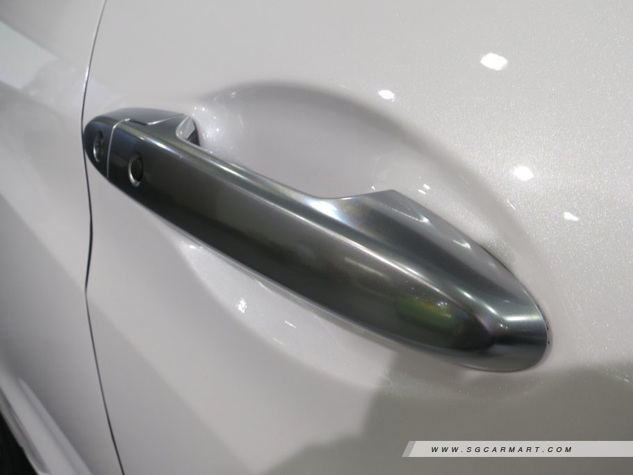 https://i.i-sgcm.com/new_cars/cars/11557/11557_g9
