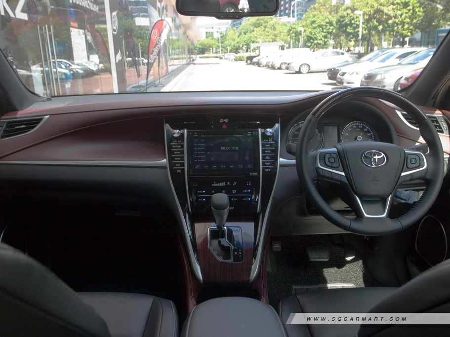 https://i.i-sgcm.com/new_cars/cars/11558/11558_g30