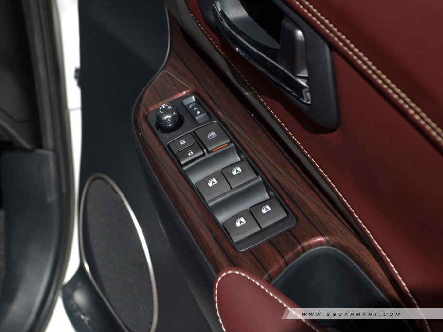 https://i.i-sgcm.com/new_cars/cars/11558/11558_g38