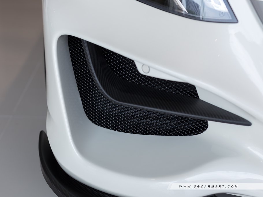 https://i.i-sgcm.com/new_cars/cars/11561/11561_g18