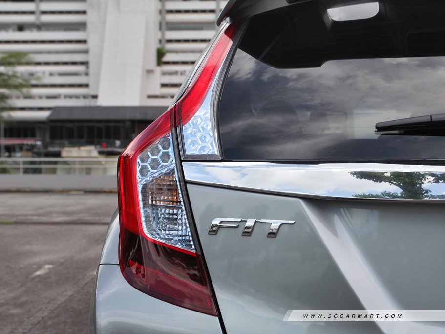 https://i.i-sgcm.com/new_cars/cars/11571/11571_g16