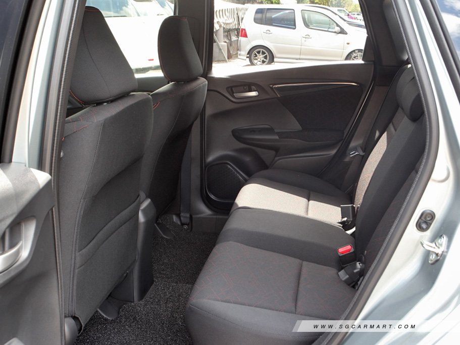 https://i.i-sgcm.com/new_cars/cars/11571/11571_g18