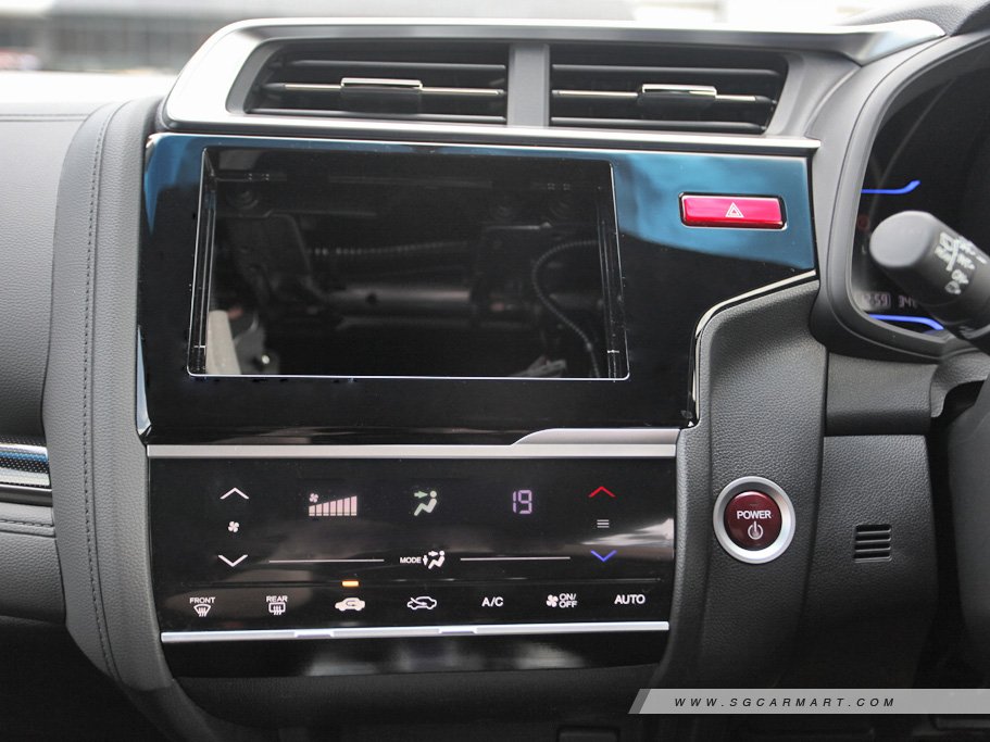 https://i.i-sgcm.com/new_cars/cars/11571/11571_g30