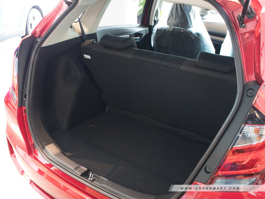 https://i.i-sgcm.com/new_cars/cars/11571/11571_g68