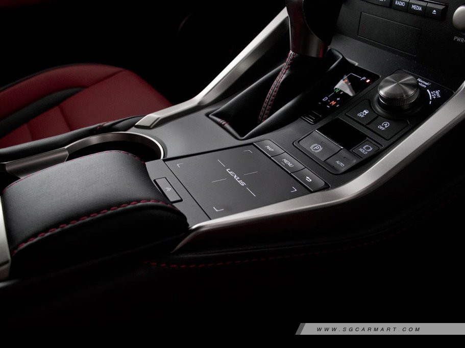 https://i.i-sgcm.com/new_cars/cars/11573/11573_g64