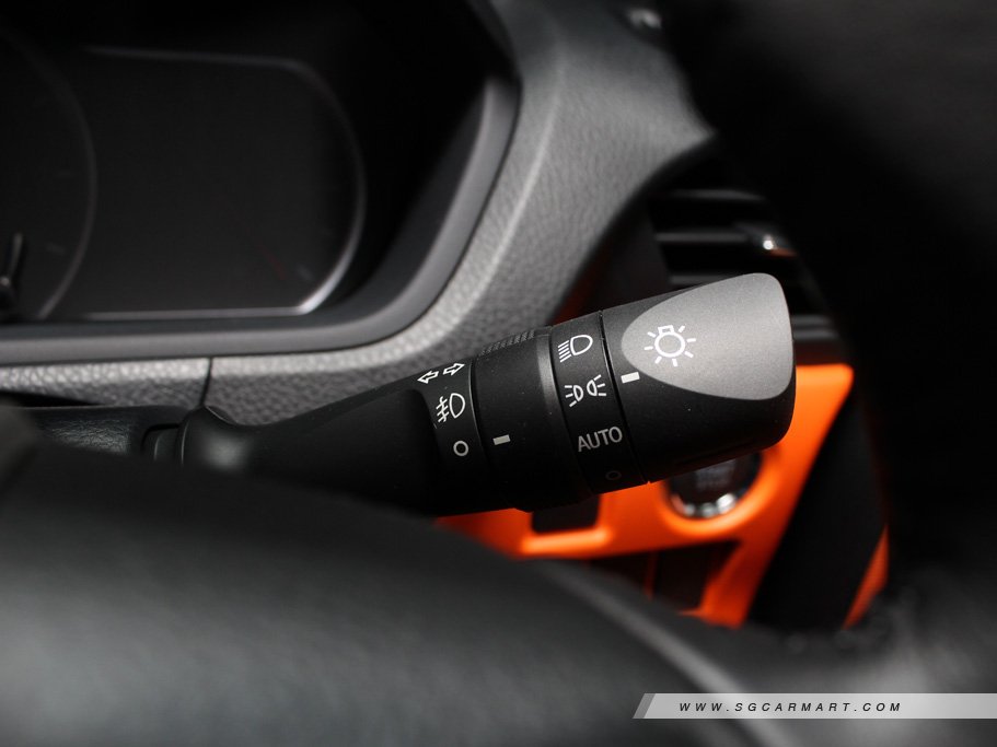 Toyota Voxy 2.0 ZS 20