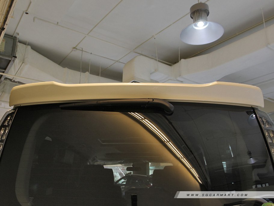 Toyota Voxy 2.0 ZS 7