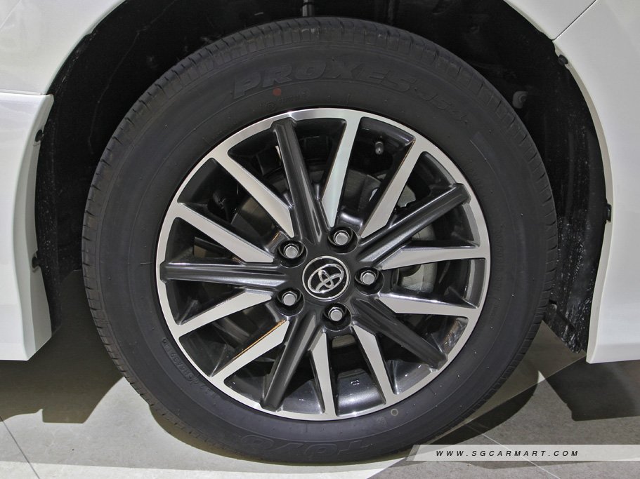 Toyota Voxy 2.0 ZS 9