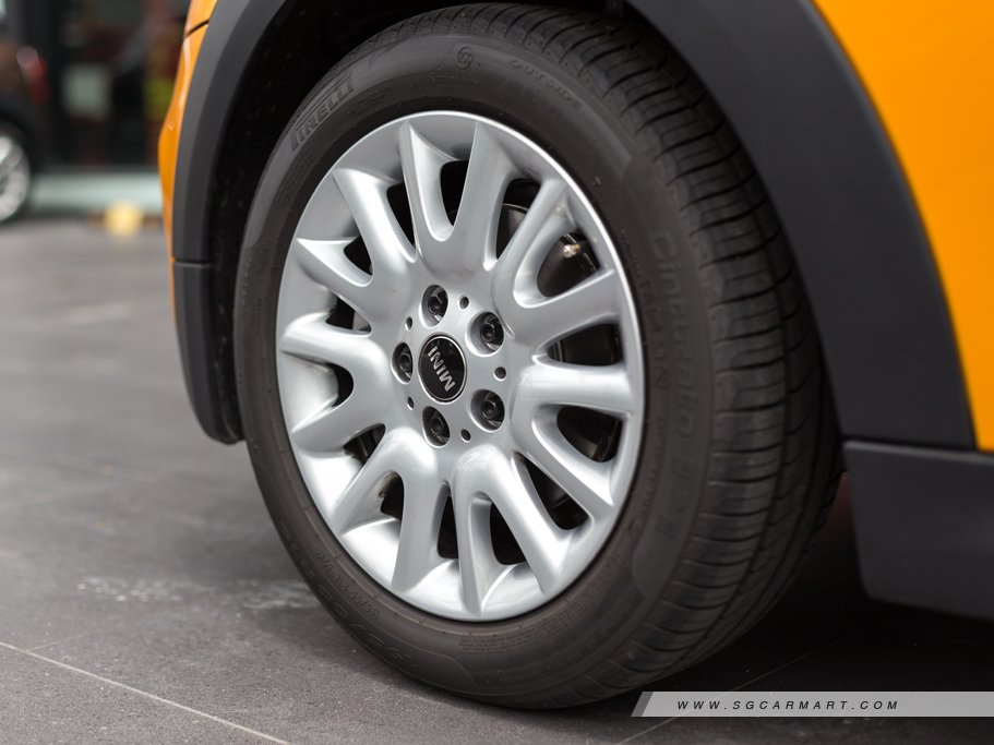 https://i.i-sgcm.com/new_cars/cars/11583/11583_g13