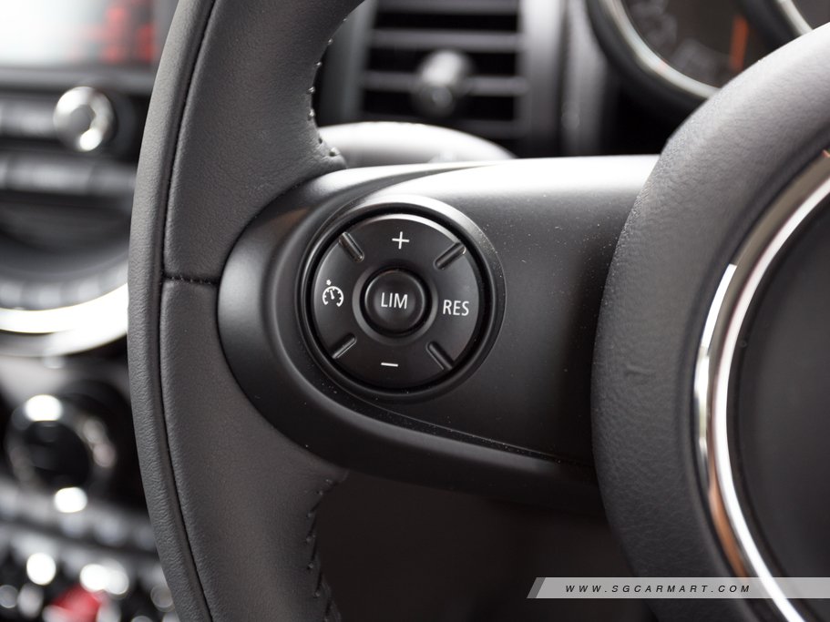 https://i.i-sgcm.com/new_cars/cars/11583/11583_g22