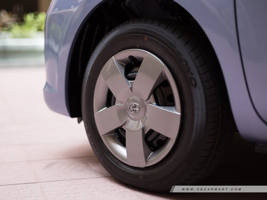 https://i.i-sgcm.com/new_cars/cars/11590/11590_g13