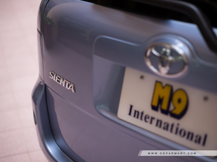 https://i.i-sgcm.com/new_cars/cars/11590/11590_g15