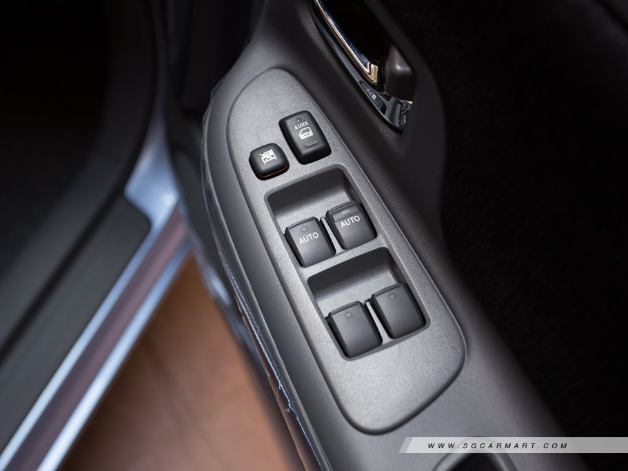https://i.i-sgcm.com/new_cars/cars/11590/11590_g30