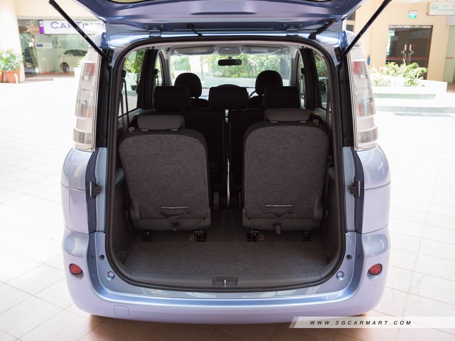 https://i.i-sgcm.com/new_cars/cars/11590/11590_g33