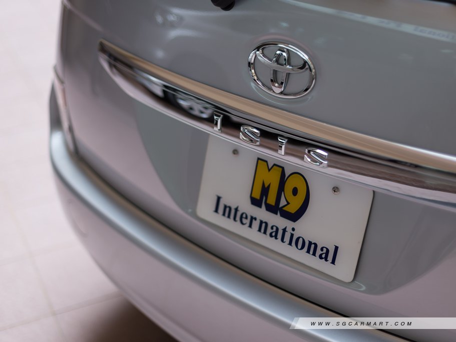 https://i.i-sgcm.com/new_cars/cars/11591/11591_g12