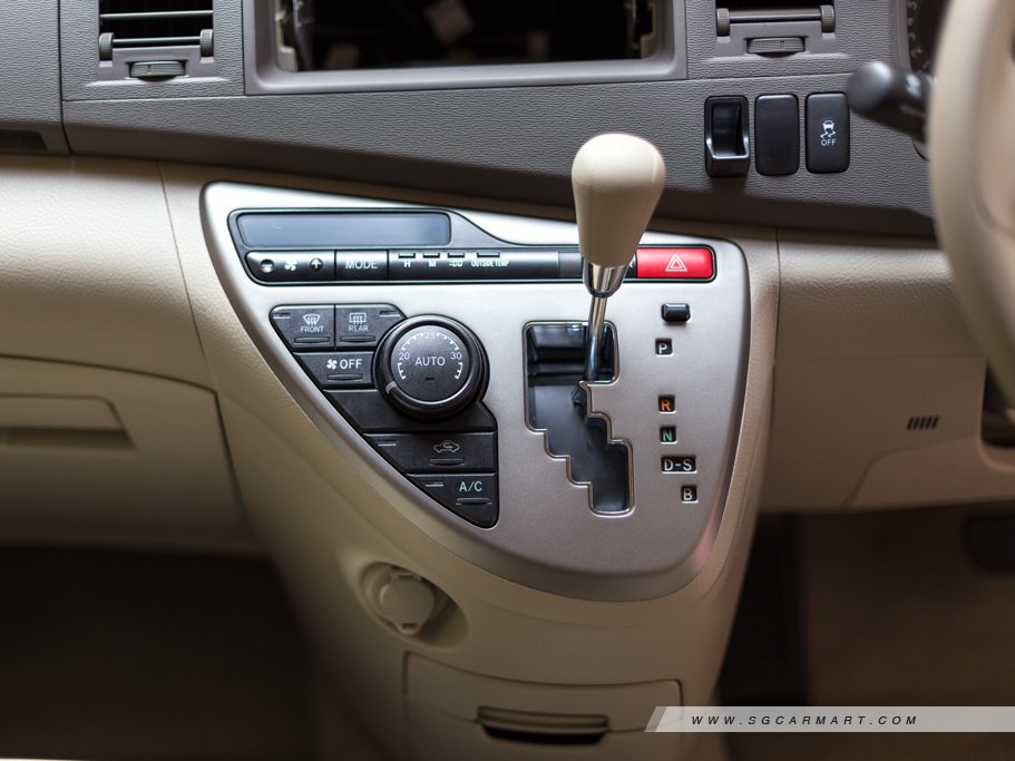 https://i.i-sgcm.com/new_cars/cars/11591/11591_g21