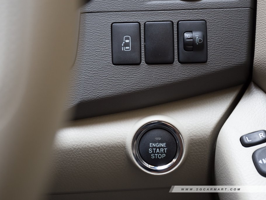 https://i.i-sgcm.com/new_cars/cars/11591/11591_g29