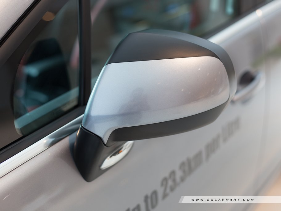 https://i.i-sgcm.com/new_cars/cars/11593/11593_g24