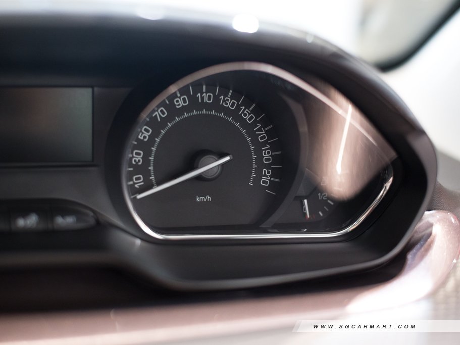 https://i.i-sgcm.com/new_cars/cars/11594/11594_g48