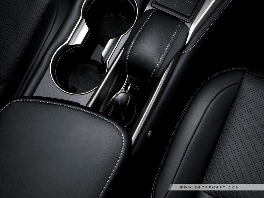 https://i.i-sgcm.com/new_cars/cars/11596/11596_g23