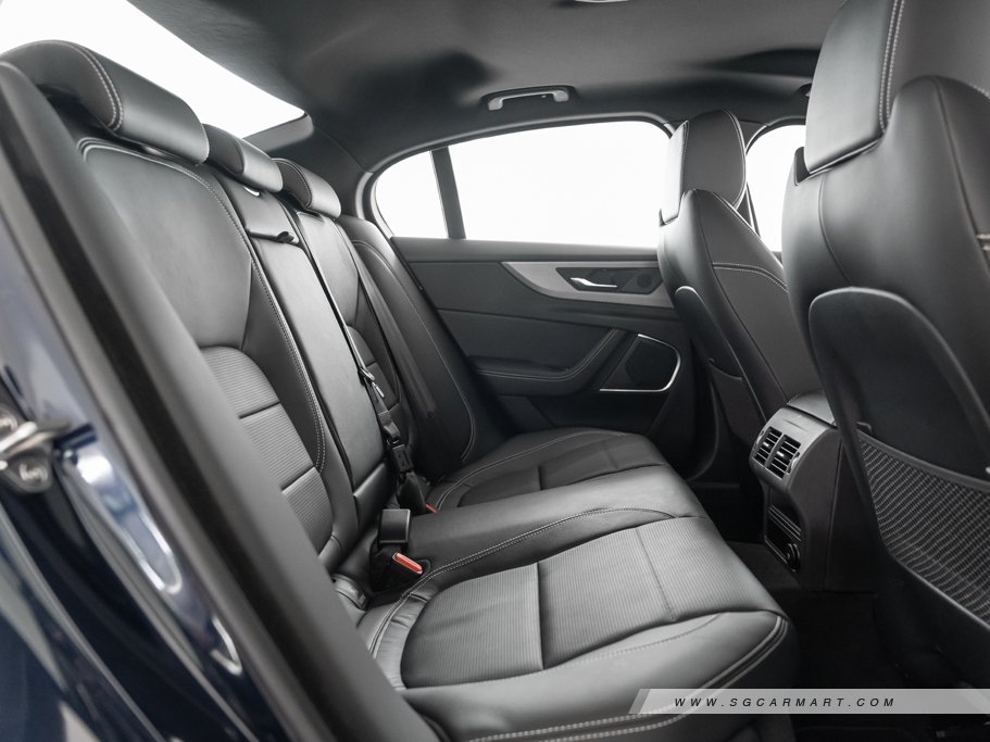 https://i.i-sgcm.com/new_cars/cars/11603/11603_g76