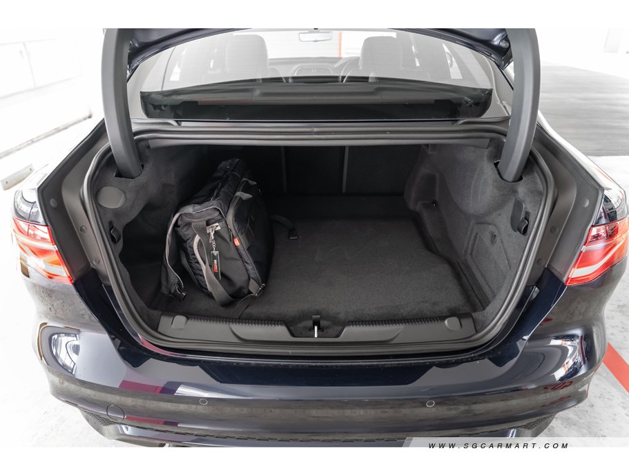 https://i.i-sgcm.com/new_cars/cars/11603/11603_g77
