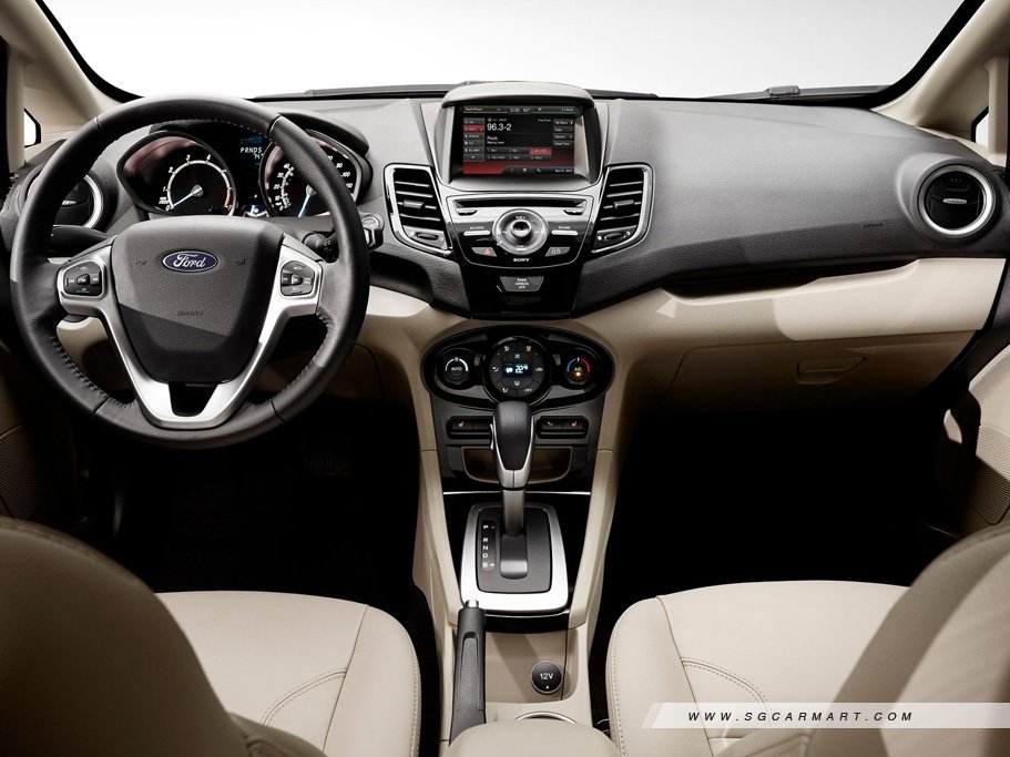 https://i.i-sgcm.com/new_cars/cars/11606/11606_g12