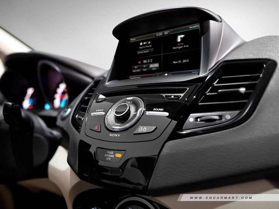 https://i.i-sgcm.com/new_cars/cars/11606/11606_g14