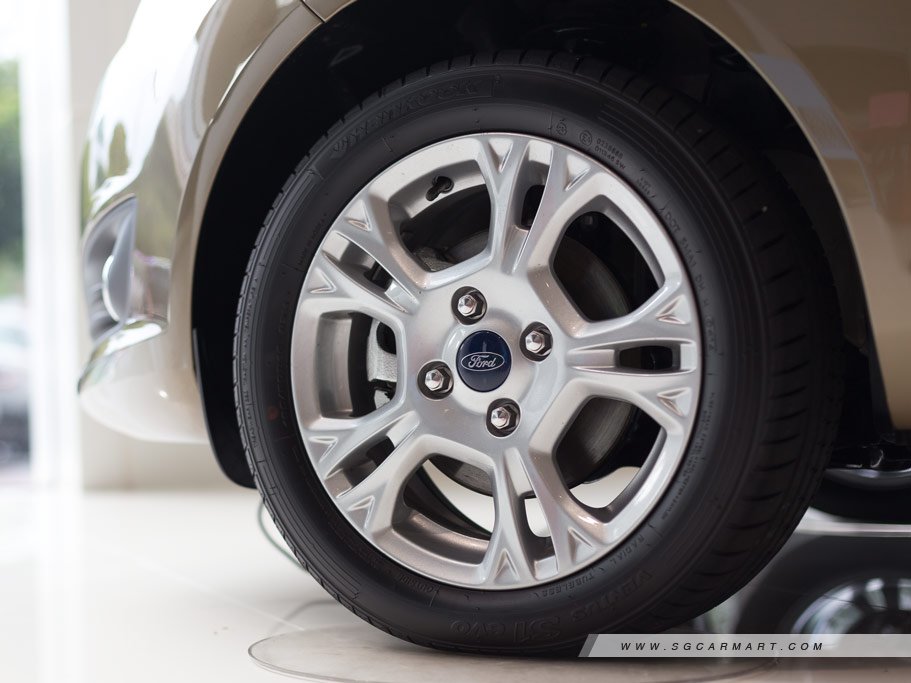 https://i.i-sgcm.com/new_cars/cars/11606/11606_g27