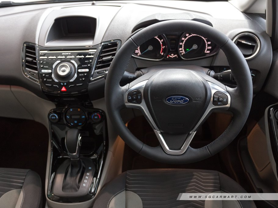 https://i.i-sgcm.com/new_cars/cars/11606/11606_g37