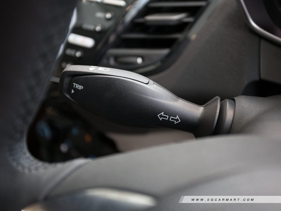 https://i.i-sgcm.com/new_cars/cars/11606/11606_g41