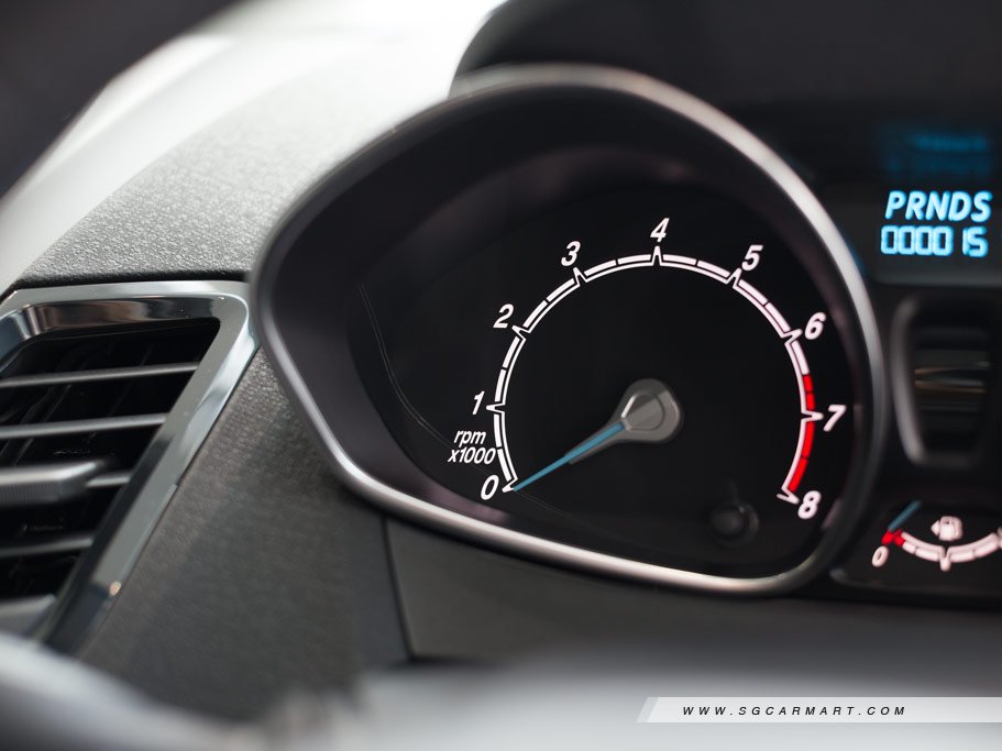 https://i.i-sgcm.com/new_cars/cars/11606/11606_g48