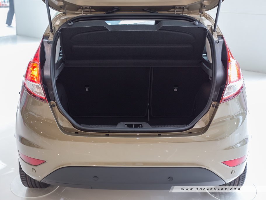 https://i.i-sgcm.com/new_cars/cars/11606/11606_g50