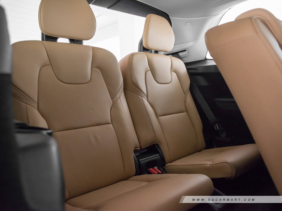 https://i.i-sgcm.com/new_cars/cars/11608/11608_g23