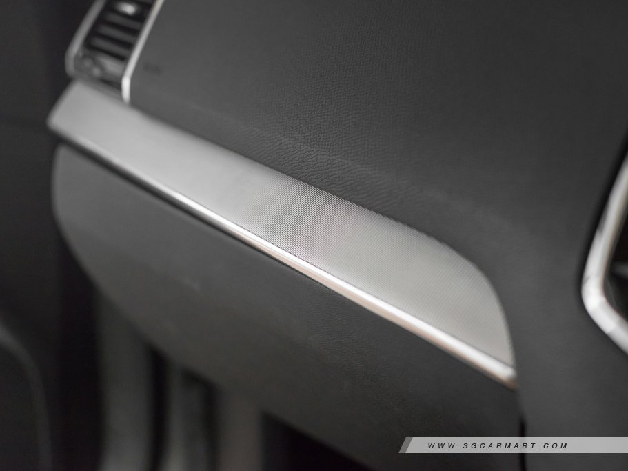 https://i.i-sgcm.com/new_cars/cars/11608/11608_g33