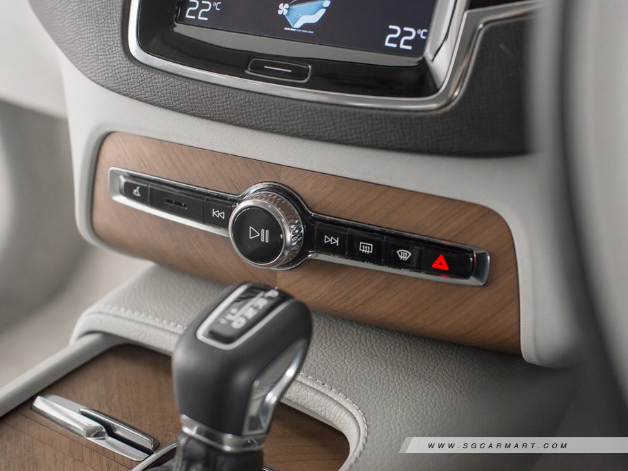 https://i.i-sgcm.com/new_cars/cars/11608/11608_g54