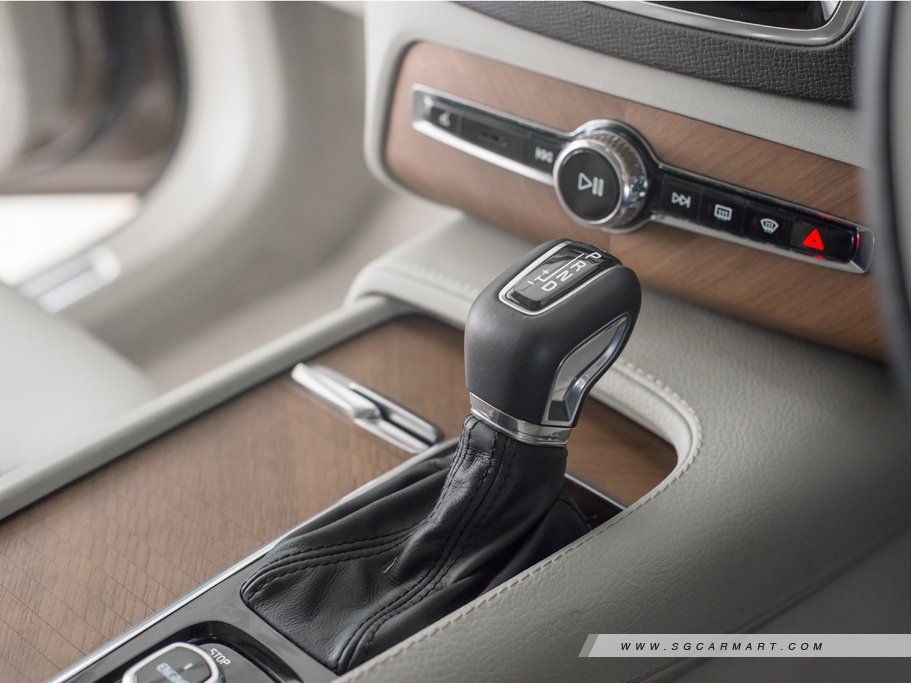 https://i.i-sgcm.com/new_cars/cars/11608/11608_g55