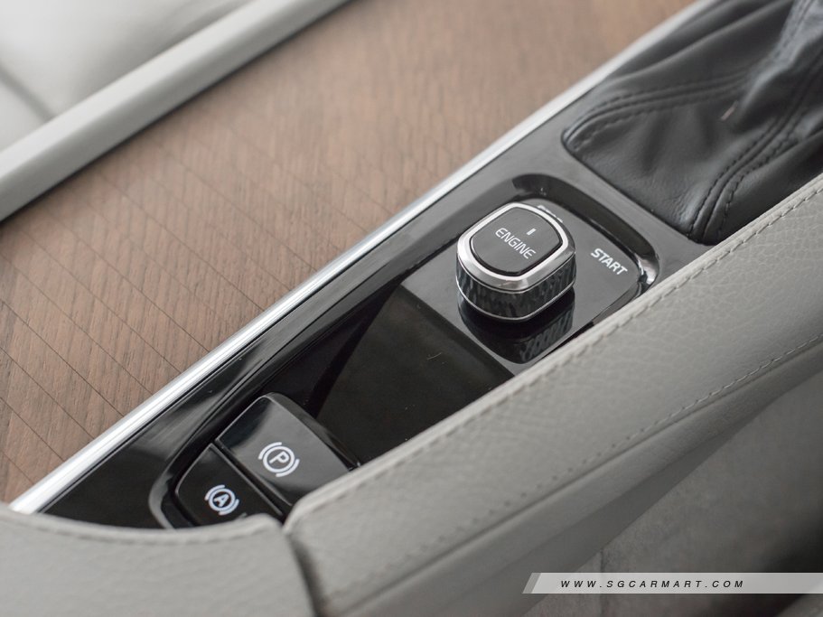 https://i.i-sgcm.com/new_cars/cars/11608/11608_g56