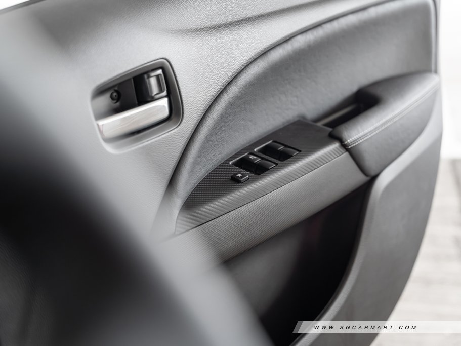 https://i.i-sgcm.com/new_cars/cars/11610/11610_g130