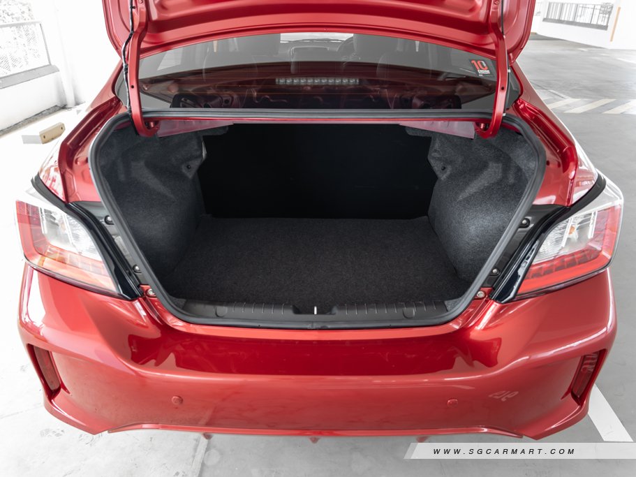 https://i.i-sgcm.com/new_cars/cars/11610/11610_g133