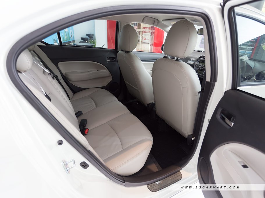 https://i.i-sgcm.com/new_cars/cars/11610/11610_g21