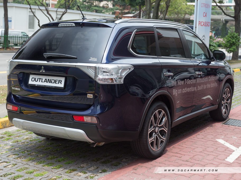https://i.i-sgcm.com/new_cars/cars/11611/11611_g10