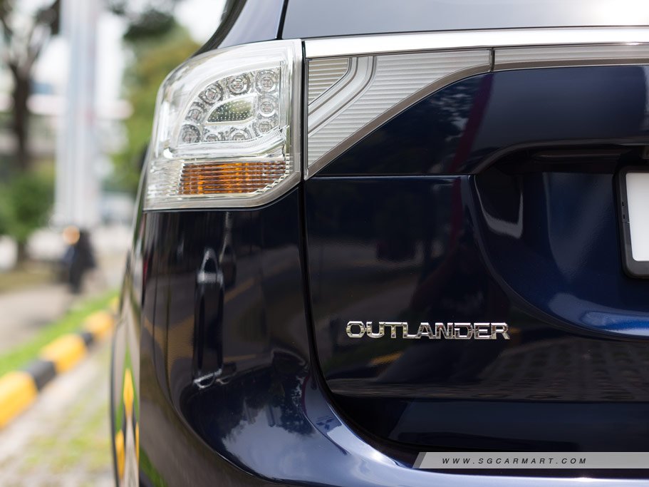 https://i.i-sgcm.com/new_cars/cars/11611/11611_g19