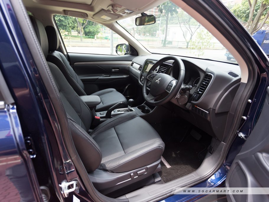 https://i.i-sgcm.com/new_cars/cars/11611/11611_g22