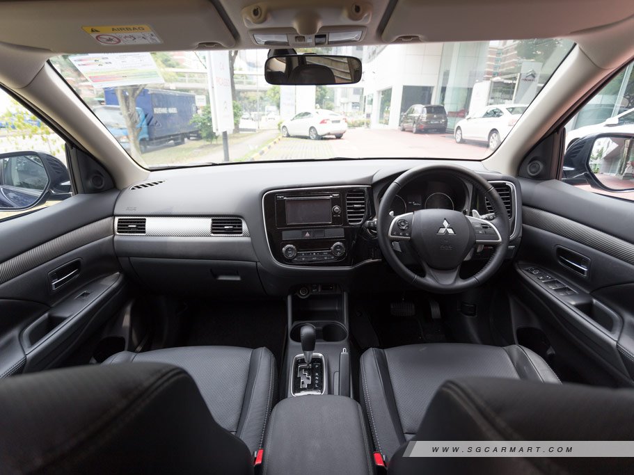 https://i.i-sgcm.com/new_cars/cars/11611/11611_g26