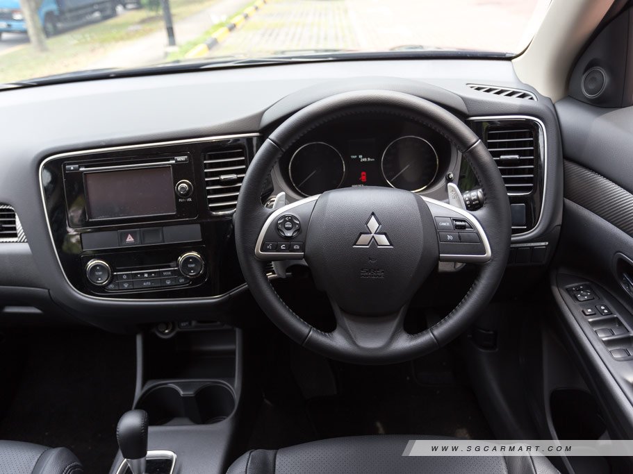 https://i.i-sgcm.com/new_cars/cars/11611/11611_g28