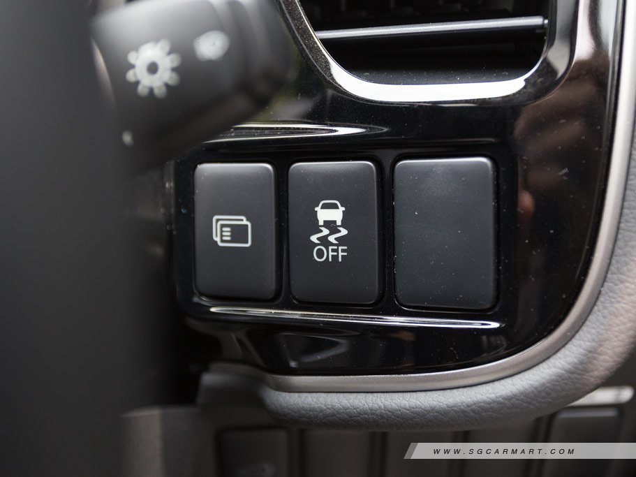 https://i.i-sgcm.com/new_cars/cars/11611/11611_g33