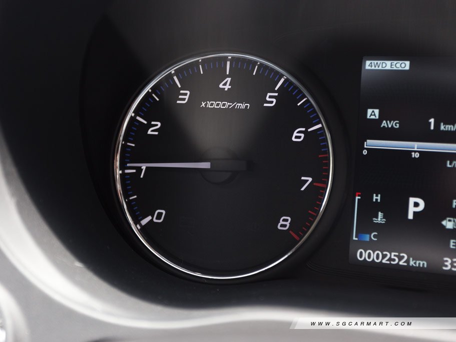 https://i.i-sgcm.com/new_cars/cars/11611/11611_g44