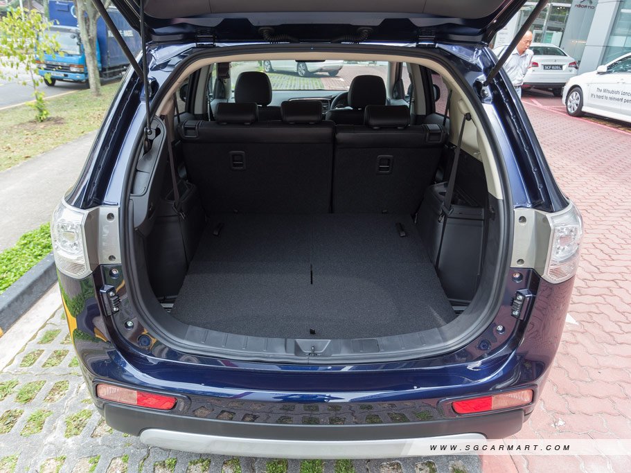 https://i.i-sgcm.com/new_cars/cars/11611/11611_g47