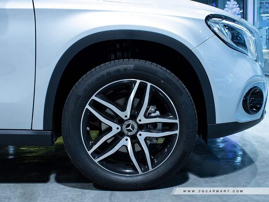 https://i.i-sgcm.com/new_cars/cars/11613/11613_g111